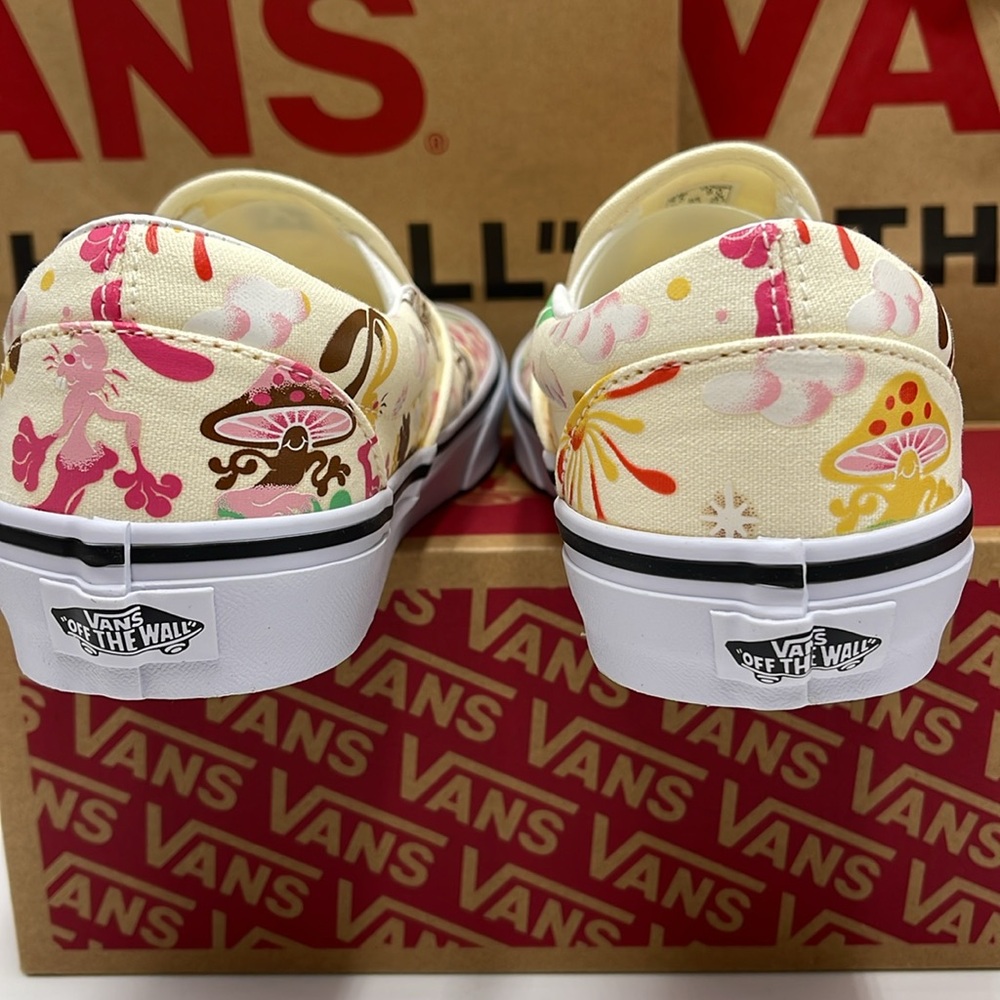 Vans Men’s Classic Slip-On Get Outdoors Classic White 
VN000BVZFRL
Sne… - Picture 14 of 16